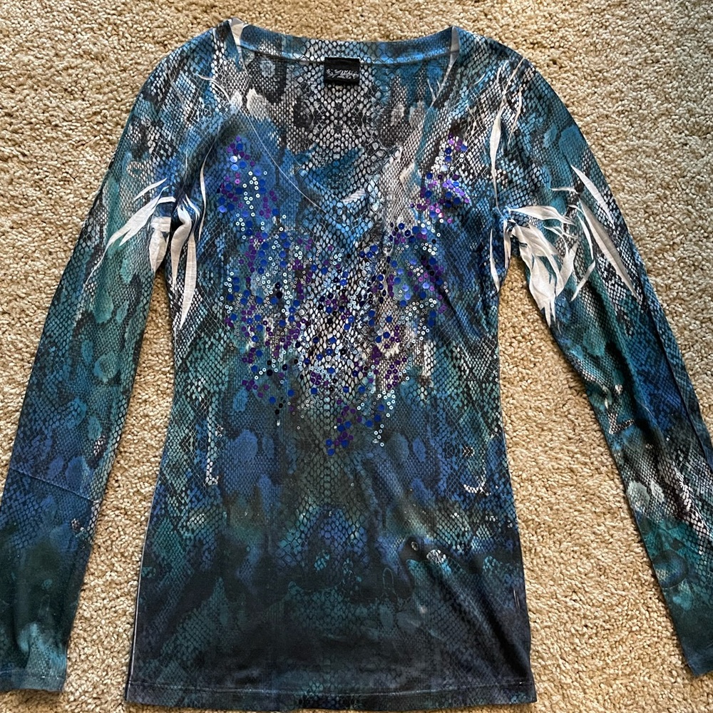 Daytrip Long Sleeve V Neck